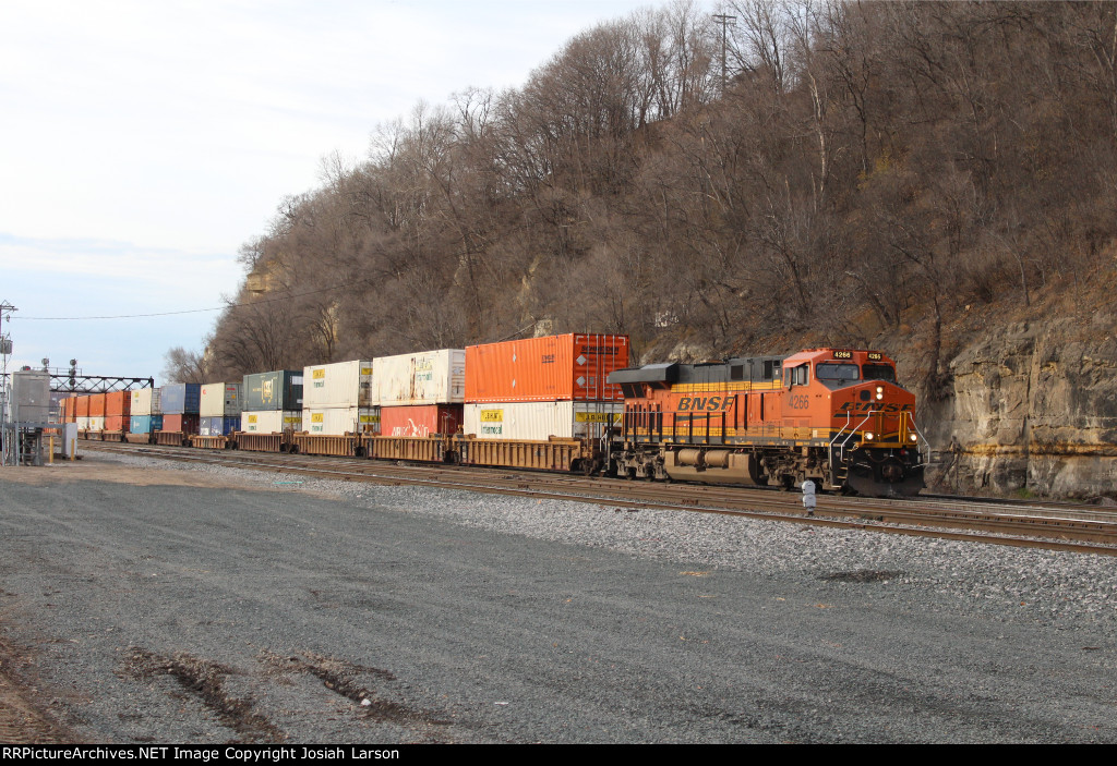 BNSF 4266 East